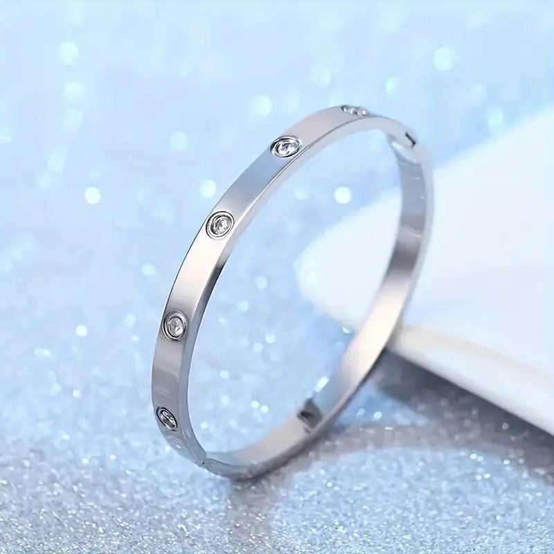 Klassisk og elegant armbånd – en alsidig gave til enhver lejlighed.
